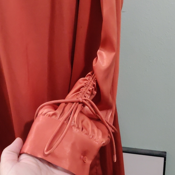 Joan Vass NY Coral satiny collared shirt dress - Picture 3 of 7